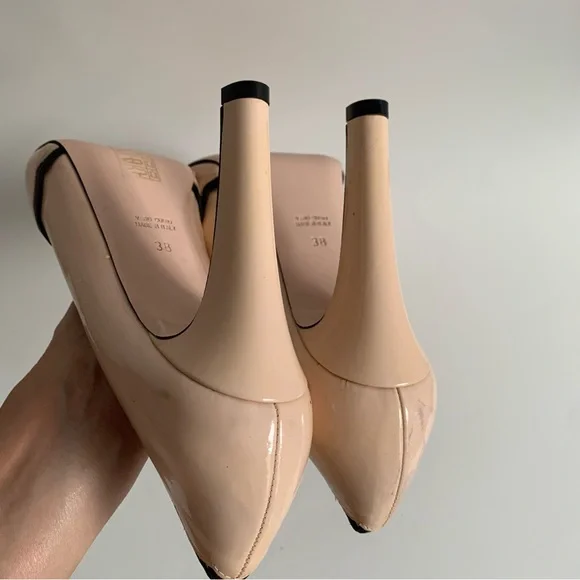 Red Valentino Scalloped Trim Patent leather peep toe pumps pale pink and black - Picture 9 of 14